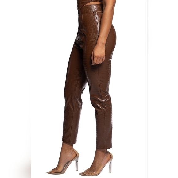 Jluxlabel Croc Embossed Faux Leather Pants - Picture 2 of 11